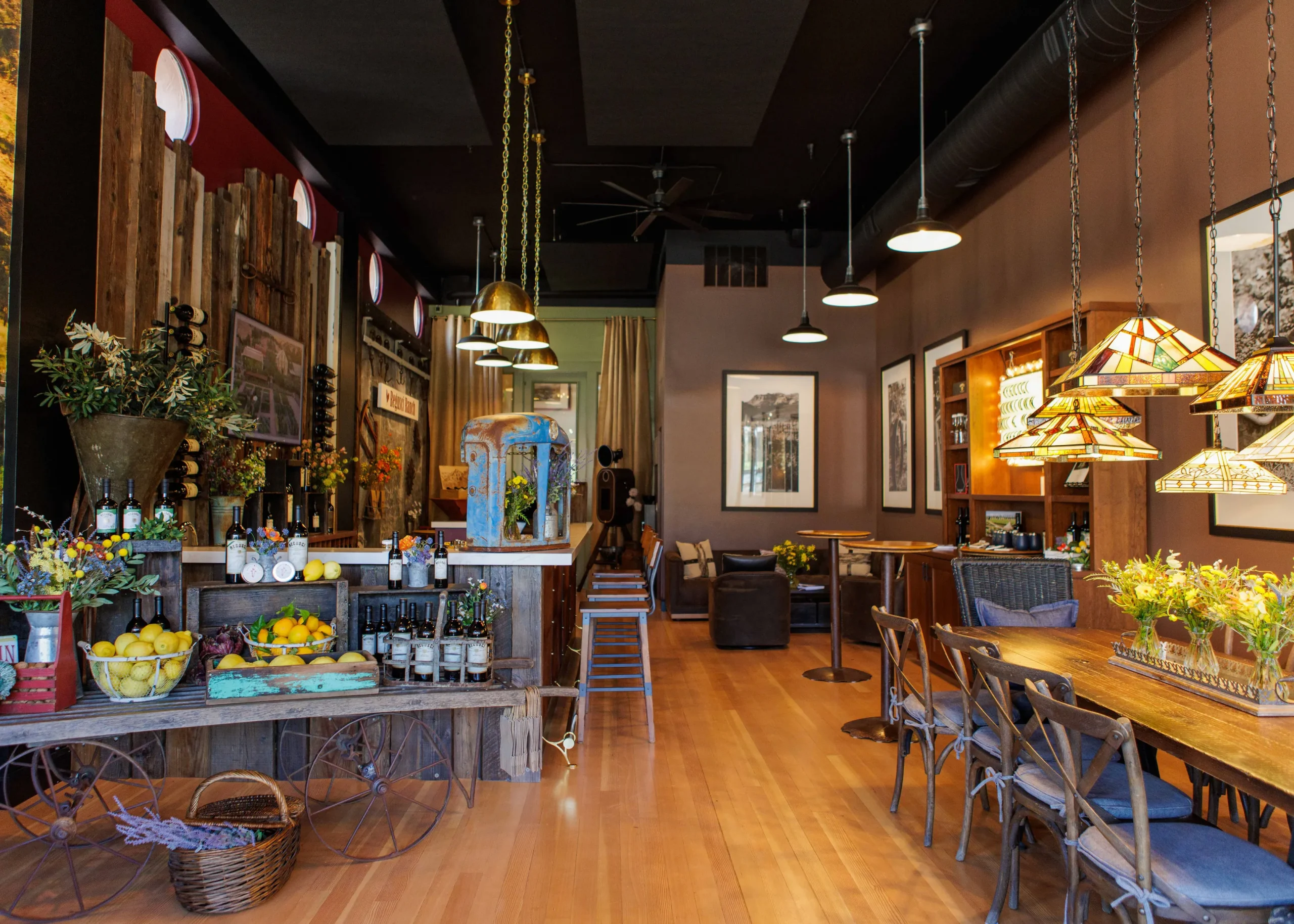 Regusci tasting room